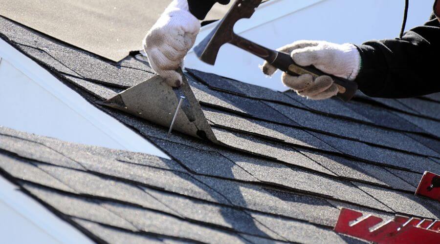 Professional gutter cleaning in Hampton, NE